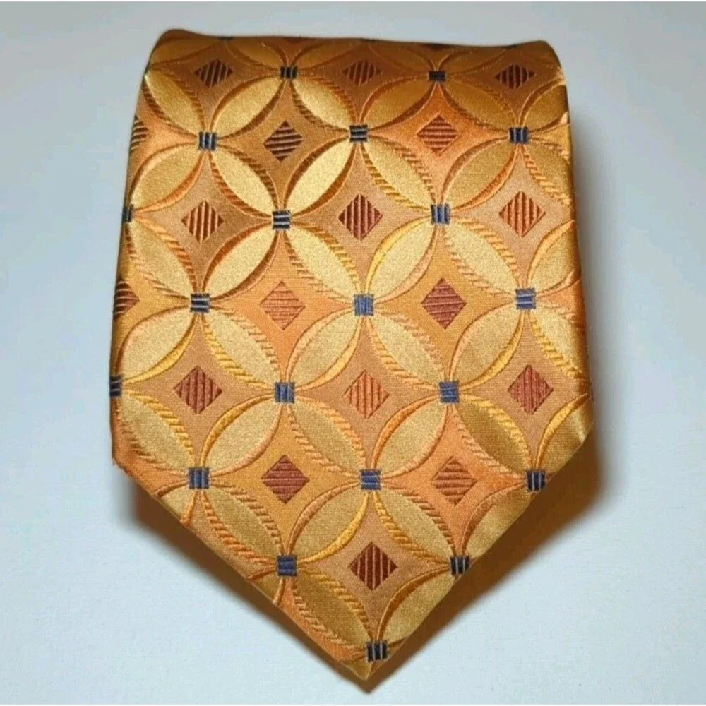 CHELSEA ROBERT TALBOTT Men's Silk Necktie USA Designer Gold Geometric Tie